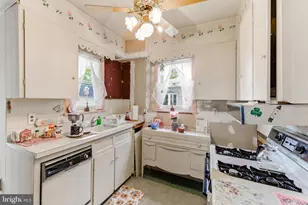 200 Reading Ave, Barrington, NJ 08007 - Photo 12