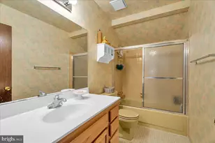 18 Bronwood Dr, Voorhees, NJ 08043 - Photo 16