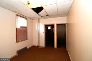 573 Line St, Camden, NJ 08103 - Photo 4