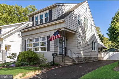208 E Clinton Avenue, Haddon Township, NJ 08107 - Photo 2