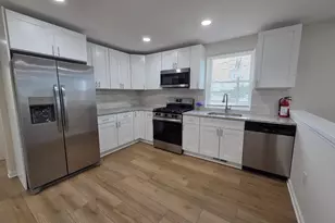 102 E Clements Bridge Rd, Runnemede, NJ 08078 - Photo 2
