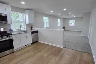 102 E Clements Bridge Rd, Runnemede, NJ 08078 - Photo 2