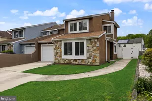 14 Peregrine Dr, Voorhees, NJ 08043 - Photo 2