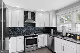 14 Peregrine Dr, Voorhees, NJ 08043 - Photo 12