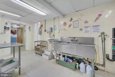 325 Vine Street, Camden, NJ 08102 - Photo 26