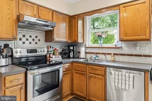 2 Farnham Ct, Laurel Springs, NJ 08021 - Photo 10