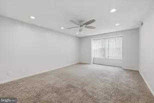 100 Kenwood Dr, Sicklerville, NJ 08081 - Photo 12