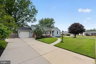2 Surrey Ct, Cherry Hill, NJ 08034 - Photo 2