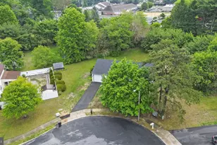 4 Alan Pl, Sicklerville, NJ 08081 - Photo 2