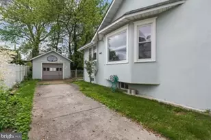 1749 W River Dr, Pennsauken, NJ 08110 - Photo 4