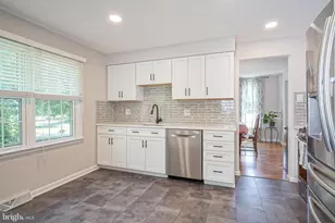 8 Brondesbury Dr, Cherry Hill, NJ 08003 - Photo 8