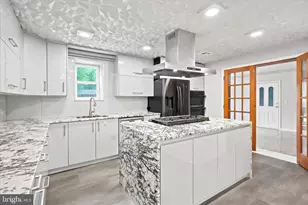 926 Mercer St, Cherry Hill, NJ 08002 - Photo 2