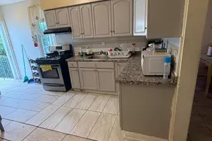 1056 Everett St, Camden, NJ 08104 - Photo 10