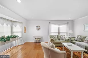 28 Regan Ln, Voorhees, NJ 08043 - Photo 6