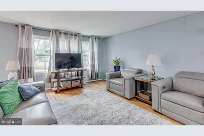 211 Fairmount Avenue, Gloucester Township, NJ 08012 - Photo 2