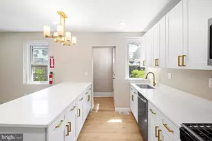 212 New Broadway, Brooklawn, NJ 08030 - Photo 12