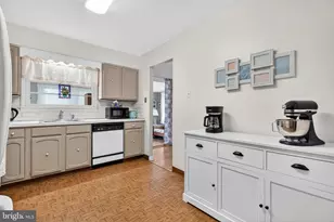 528 Lee Ann Rd, Cherry Hill, NJ 08034 - Photo 8