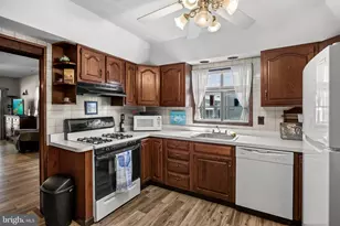 131 Walnut Ave, Bellmawr, NJ 08031 - Photo 8