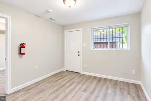 1124 Lake Shore, Camden, NJ 08104 - Photo 8