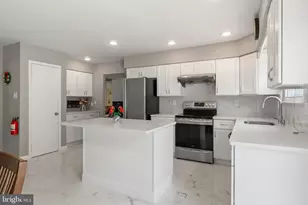 39 Lakeview Dr, Cherry Hill, NJ 08003 - Photo 8
