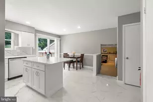 39 Lakeview Dr, Cherry Hill, NJ 08003 - Photo 10