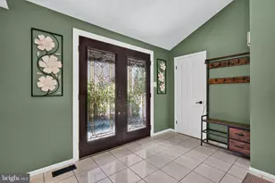 9 Foxcroft Ct, Voorhees, NJ 08043 - Photo 4