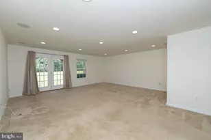 144 Village Green Ln, Sicklerville, NJ 08081 - Photo 8