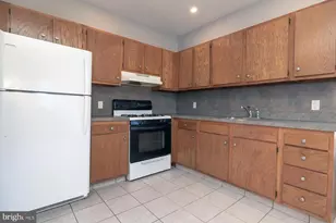 136 S King St, Gloucester City, NJ 08030 - Photo 4