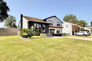 142 Edwards Dr, Gloucester City, NJ 08030 - Photo 2