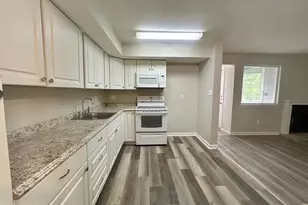 701 Abbey Ct, Sicklerville, NJ 08081 - Photo 2