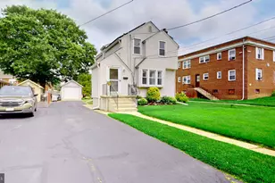 27 W Holly Ave, Oaklyn, NJ 08107 - Photo 2