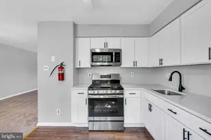 5 Harrington Ln, Sicklerville, NJ 08081 - Photo 1