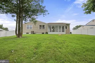 1 Hamilton Dr, Clementon, NJ 08021 - Photo 6