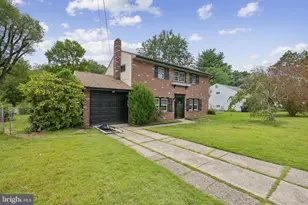 2310 S Cuthbert Dr, Lindenwold, NJ 08021 - Photo 2