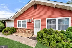 160 Elmtowne Blvd, Hammonton, NJ 08037 - Photo 2