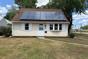 9 E Williams Ave, Barrington, NJ 08007 - Photo 2