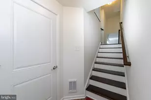 28 Regency Ct, Cherry Hill, NJ 08002 - Photo 2