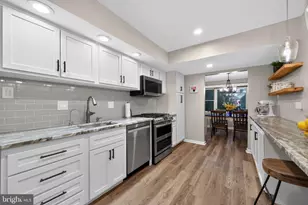 14 Lamp Post Ln, Cherry Hill, NJ 08003 - Photo 8