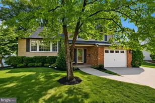 14 Lamp Post Ln, Cherry Hill, NJ 08003 - Photo 2