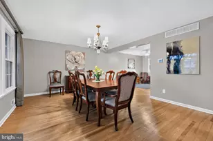 14 Lamp Post Ln, Cherry Hill, NJ 08003 - Photo 4