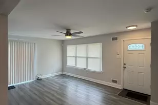 19 Lamont Ct, Sicklerville, NJ 08081 - Photo 2