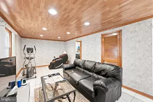 557 Covered Rd, Cherry Hill, NJ 08034 - Photo 18