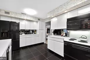 203 Sunshine Lakes Dr, Voorhees, NJ 08043 - Photo 8