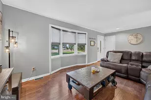27 Grasmur Ct, Berlin, NJ 08009 - Photo 6