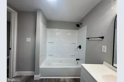 242 N Broadway #C, Gloucester City, NJ 08030 - Photo 2