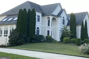 4 Carriage House Ct, Cherry Hill, NJ 08003 - Photo 1