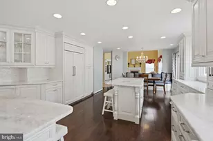 11 Equestrian Ln, Cherry Hill, NJ 08003 - Photo 10