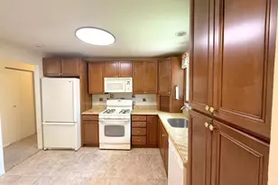 11 Knollwood Dr, Cherry Hill, NJ 08002 - Photo 2