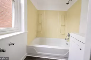 433 Viola St, Camden, NJ 08104 - Photo 8