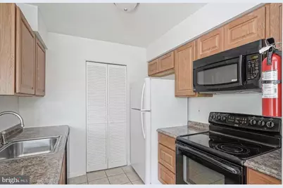 107 Lucas Lane, Voorhees, NJ 08043 - Photo 2